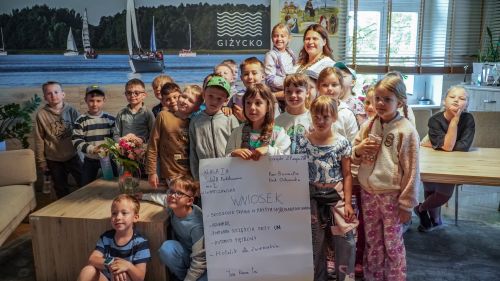 Uczniowie klasy 1a SP2 z wizytą w Urzędzie Miejskim